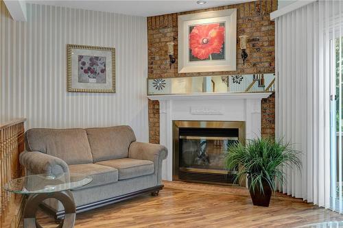 800 Upper Paradise Road|Unit #14, Hamilton, ON - Indoor Photo Showing Living Room With Fireplace