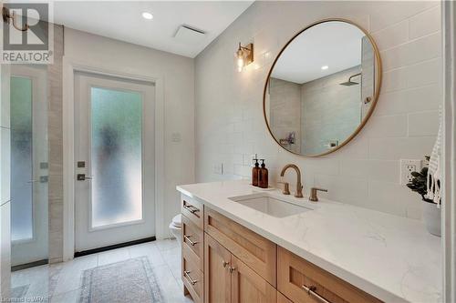 308 Lexington Road, Waterloo, ON - Indoor Photo Showing Bathroom