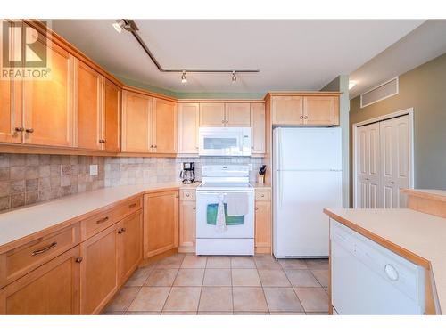 100 Lakeshore Drive Unit# 515, Penticton, BC - Indoor Photo Showing Kitchen