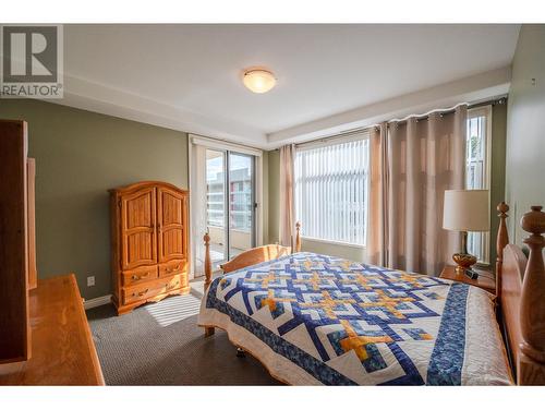 100 Lakeshore Drive Unit# 515, Penticton, BC - Indoor Photo Showing Bedroom