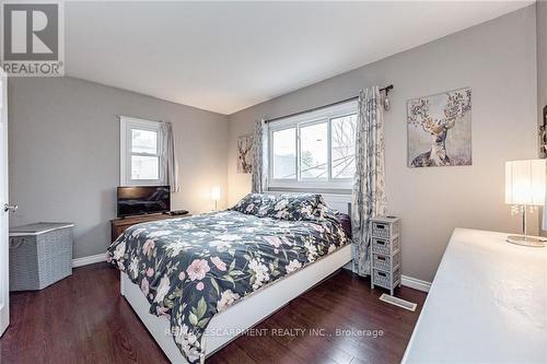 13 Fairfield Avenue, Hamilton, ON - Indoor Photo Showing Bedroom