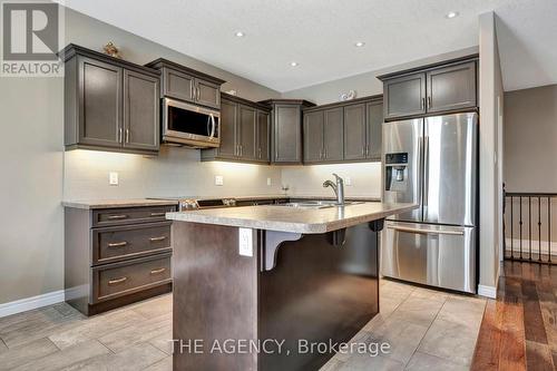 7 Cavendish Court, Norfolk (Simcoe), ON - Indoor Photo Showing Kitchen With Stainless Steel Kitchen With Upgraded Kitchen