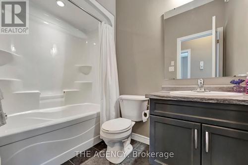 7 Cavendish Court, Norfolk (Simcoe), ON - Indoor Photo Showing Bathroom