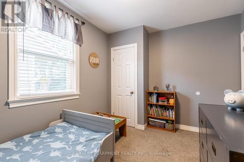 203 West 31St Street, Hamilton, ON - Indoor Photo Showing Bedroom