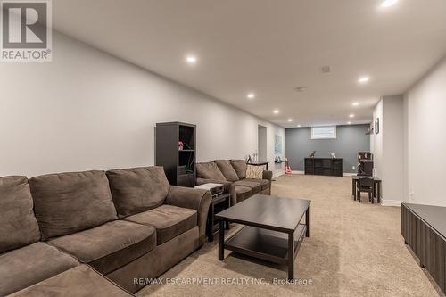 203 West 31St Street, Hamilton, ON - Indoor Photo Showing Living Room