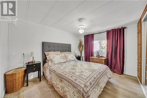 21 - 580 Beaver Creek Road, Waterloo, ON - Indoor Photo Showing Bedroom