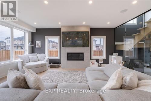 81 Homestead Way, Thorold, ON - Indoor Photo Showing Living Room With Fireplace