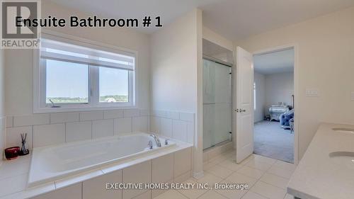 14 Lillian Way, Haldimand, ON - Indoor Photo Showing Bathroom