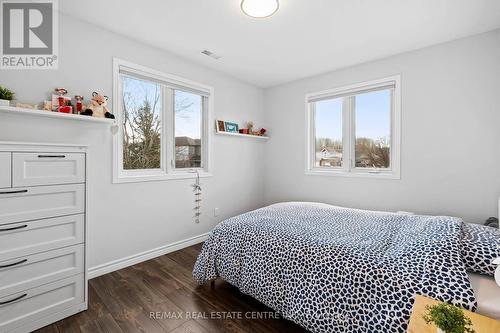 2 - 84 Everglade Crescent, Kitchener, ON - Indoor Photo Showing Bedroom