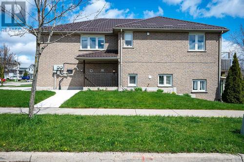 2 - 84 Everglade Crescent, Kitchener, ON - Outdoor