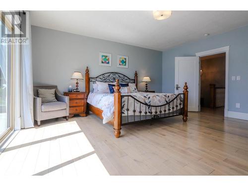 124 Mctavish Avenue, Kelowna, BC - Indoor Photo Showing Bedroom