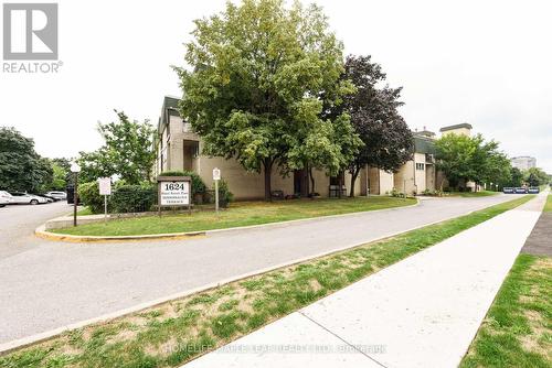 16 - 1624 Bloor Street, Mississauga, ON - Outdoor