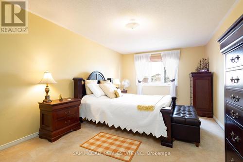 4424 Grassland Crescent, Mississauga, ON - Indoor Photo Showing Bedroom