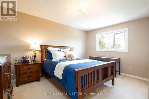 4424 Grassland Crescent, Mississauga, ON - Indoor Photo Showing Bedroom