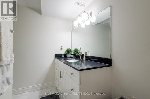 4424 Grassland Crescent, Mississauga, ON - Indoor Photo Showing Bathroom