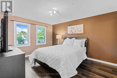 6484 Miller'S Grove, Mississauga, ON - Indoor Photo Showing Bedroom