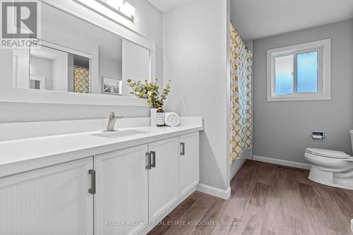 6484 Miller'S Grove, Mississauga, ON - Indoor Photo Showing Bathroom