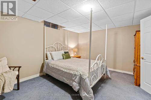 6484 Miller'S Grove, Mississauga, ON - Indoor Photo Showing Bedroom