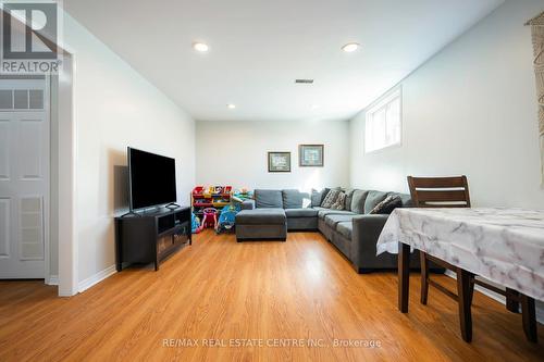 38 Eastview Crescent, Orangeville, ON - Indoor Photo Showing Living Room