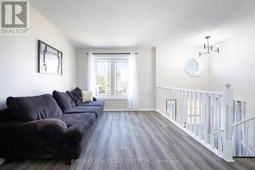 38 Eastview Crescent, Orangeville, ON - Indoor Photo Showing Living Room