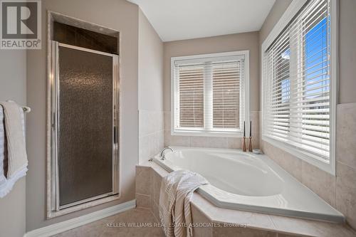 825 Maquire Terrace, Milton, ON - Indoor Photo Showing Bathroom