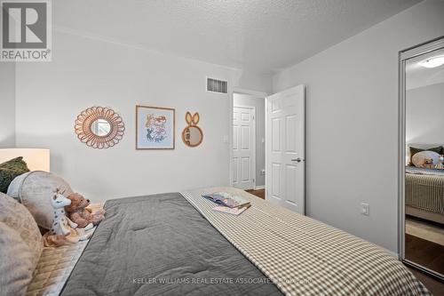 825 Maquire Terrace, Milton, ON - Indoor Photo Showing Bedroom