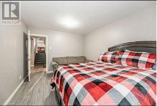 588 Strasburg Road, Kitchener, ON - Indoor Photo Showing Bedroom