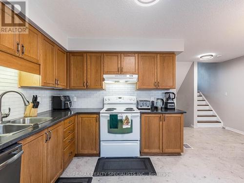 H-52 - 175 David Bergey Drive, Kitchener, ON - Indoor Photo Showing Kitchen With Double Sink