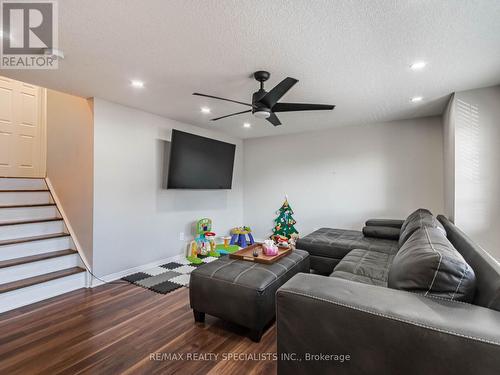 H-52 - 175 David Bergey Drive, Kitchener, ON - Indoor