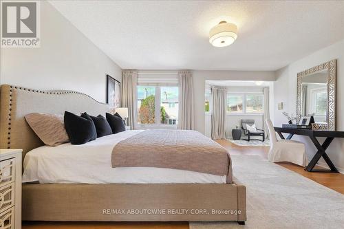 232 Nottingham Drive, Oakville, ON - Indoor Photo Showing Bedroom