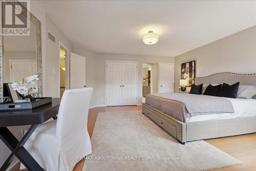 232 Nottingham Drive, Oakville, ON - Indoor Photo Showing Bedroom