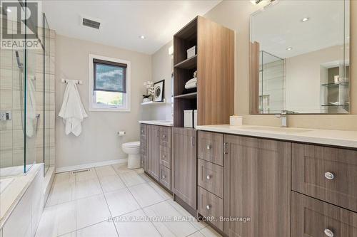 232 Nottingham Drive, Oakville, ON - Indoor Photo Showing Bathroom