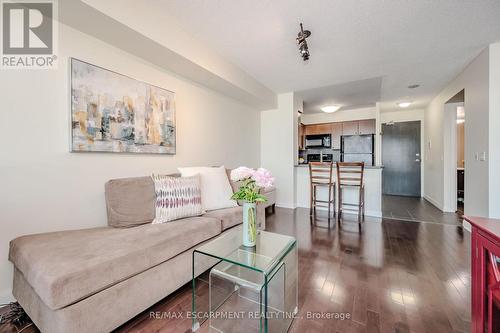 709 - 235 Sherway Gardens Road, Toronto, ON - Indoor Photo Showing Living Room