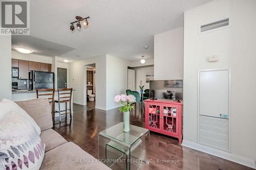 709 - 235 Sherway Gardens Road, Toronto, ON - Indoor Photo Showing Living Room