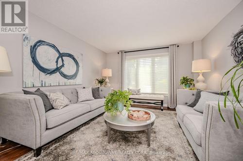 267 River Oaks Boulevard W, Oakville, ON - Indoor Photo Showing Living Room