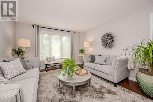 267 River Oaks Boulevard W, Oakville, ON - Indoor Photo Showing Living Room