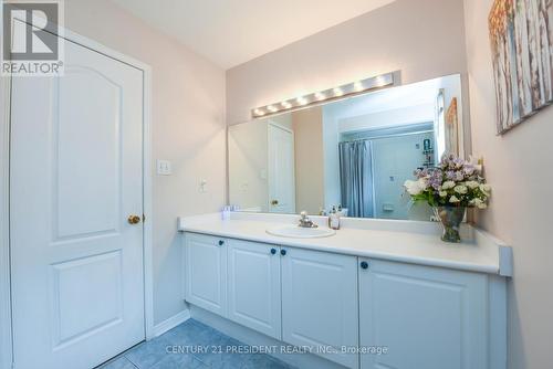 126 Saintsbury Crescent, Brampton, ON - Indoor Photo Showing Bathroom