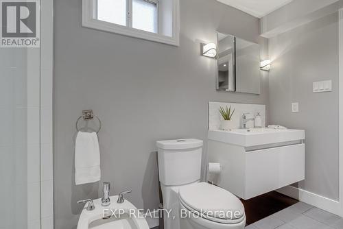2602 Keele Street, Toronto, ON - Indoor Photo Showing Bathroom