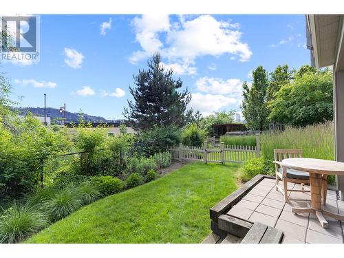 1089 Sunset Drive Unit# 114, Kelowna, BC - Outdoor With Backyard