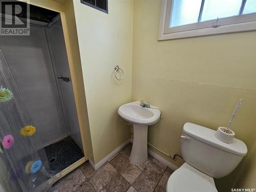 245 1St, Mankota, SK - Indoor Photo Showing Bathroom