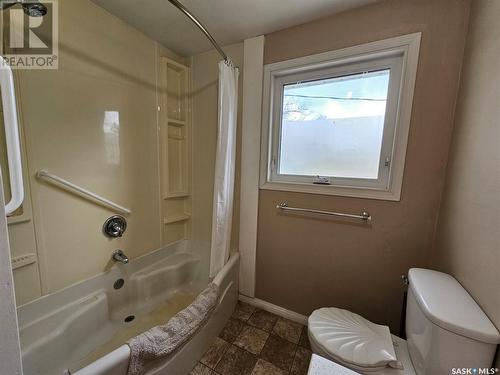 245 1St, Mankota, SK - Indoor Photo Showing Bathroom