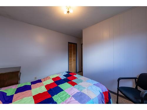 611 11Th Street S, Golden, BC - Indoor Photo Showing Bedroom