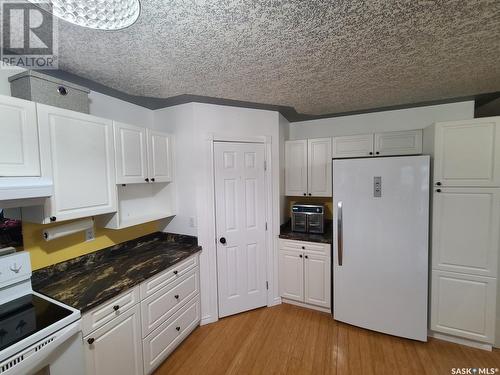 48 Whitewater Place, Yorkton, SK - Indoor Photo Showing Kitchen