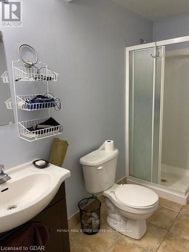 30 Revell Drive, Guelph (Hanlon Industrial), ON - Indoor Photo Showing Bathroom