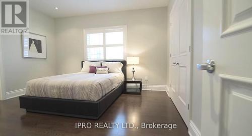 5116 Summersky Court, Mississauga, ON - Indoor Photo Showing Bedroom