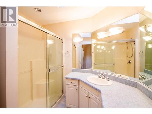 2365 Stillingfleet Road Unit# 327 Lot# 17, Kelowna, BC - Indoor Photo Showing Bathroom