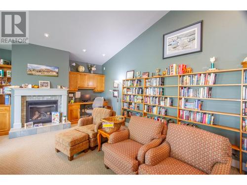 2365 Stillingfleet Road Unit# 327 Lot# 17, Kelowna, BC - Indoor Photo Showing Living Room With Fireplace