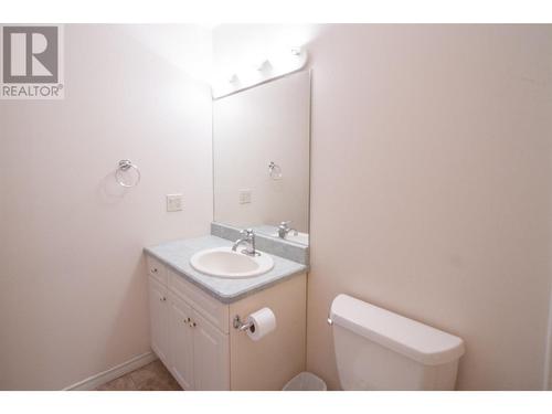 2365 Stillingfleet Road Unit# 327 Lot# 17, Kelowna, BC - Indoor Photo Showing Bathroom