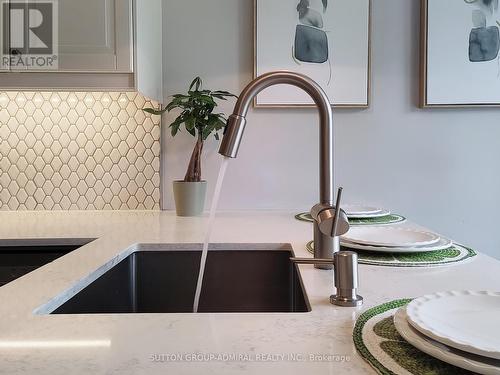 18 Ludstone Drive, Toronto, ON - Indoor Photo Showing Kitchen