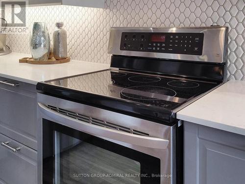 18 Ludstone Drive, Toronto, ON - Indoor Photo Showing Kitchen